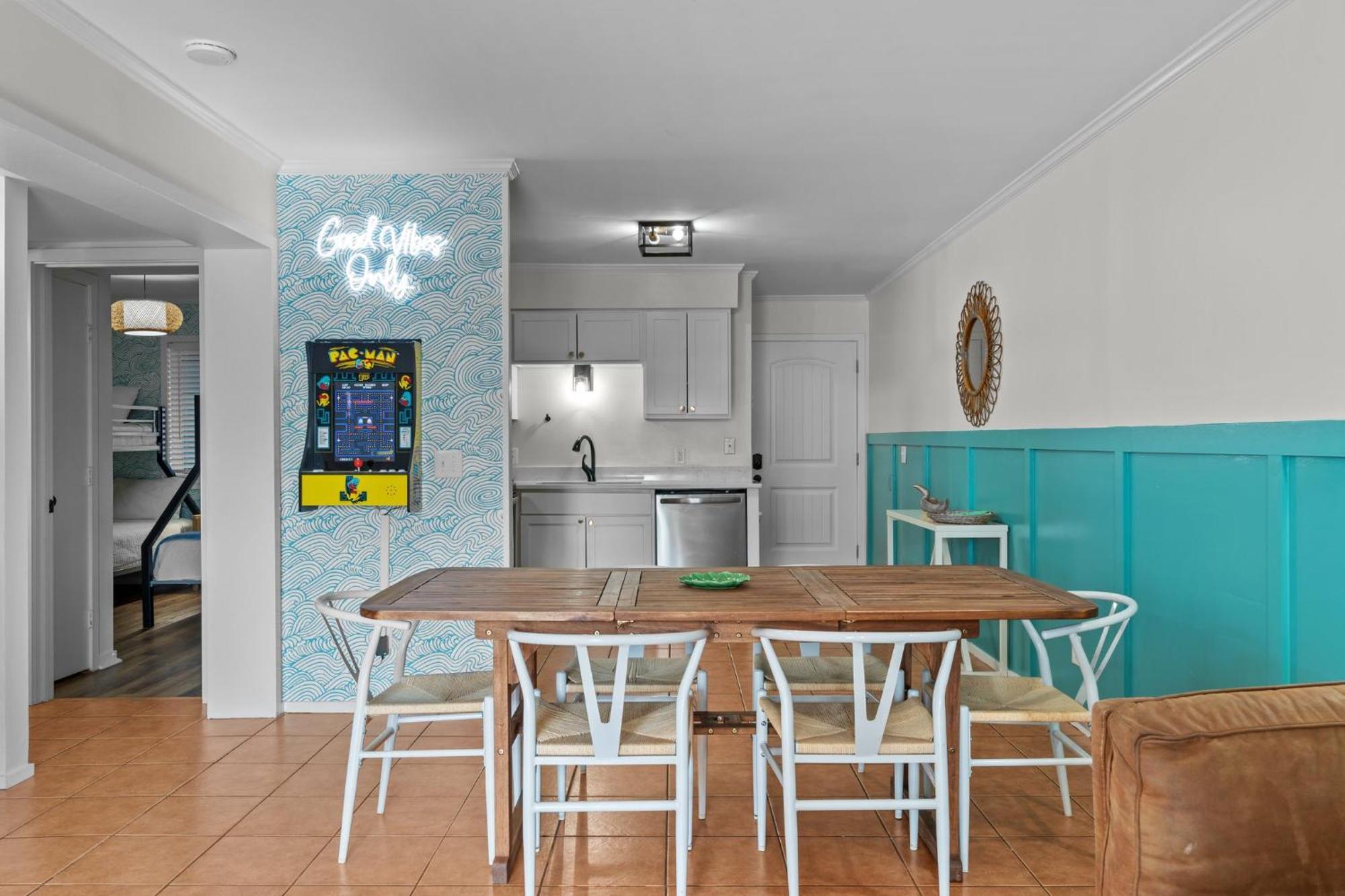 Hang Ten Hideaway, Pool, Condo, Parking - 6 Person Max Occupancy Carolina Beach Luaran gambar