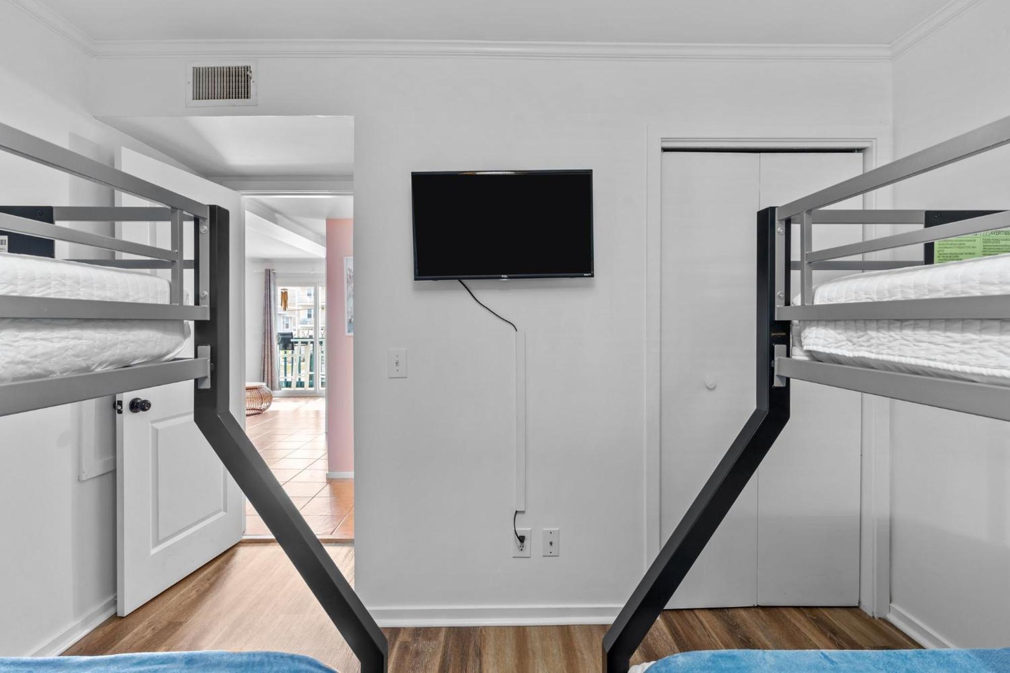Hang Ten Hideaway, Pool, Condo, Parking - 6 Person Max Occupancy Carolina Beach Luaran gambar
